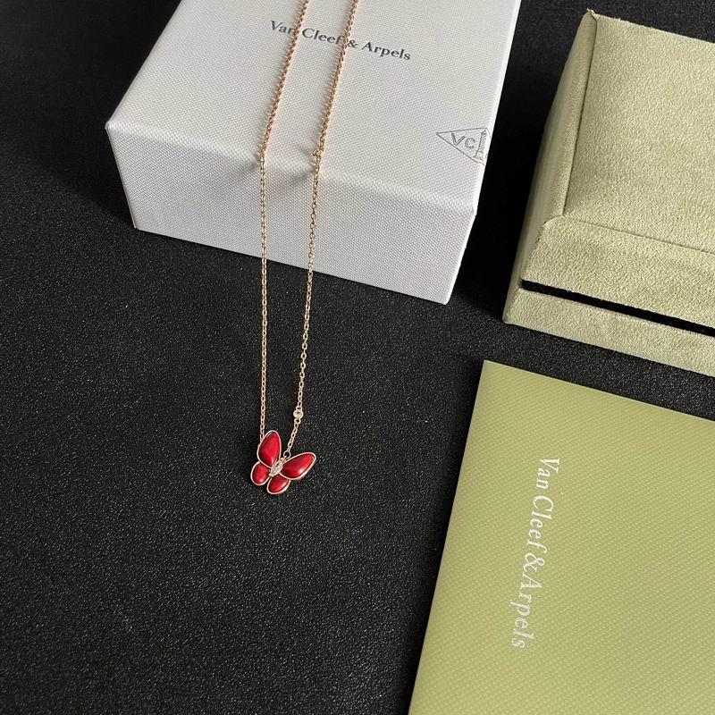 Van Cleef & Arpels necklace 06yxs03